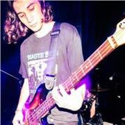 Manu, profesor de bajo para principiantes